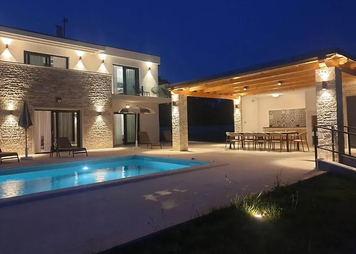Luxury Serena 2022 - With Heated Pool Vila Cukrici