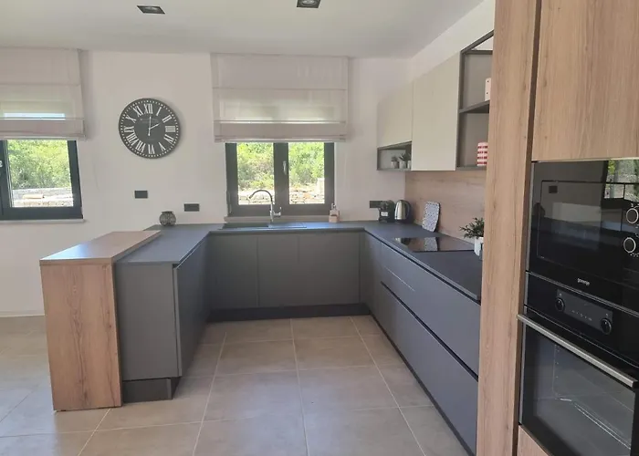 Luxury Serena 2022 - With Heated Pool Vila *