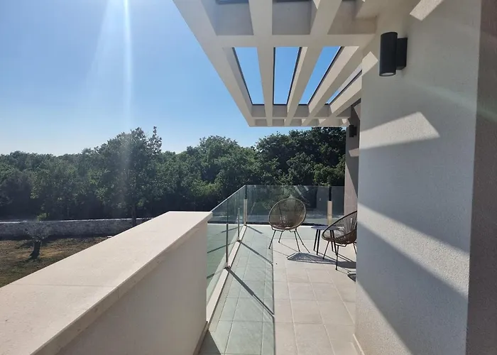 Luxury Serena 2022 - With Heated Pool Vila *