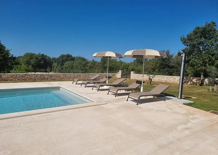 Luxury Serena 2022 - With Heated Pool
