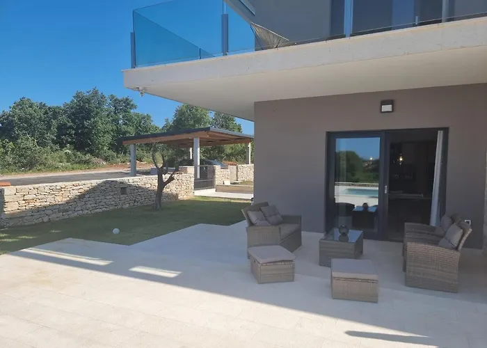 Luxury Serena 2022 - With Heated Pool