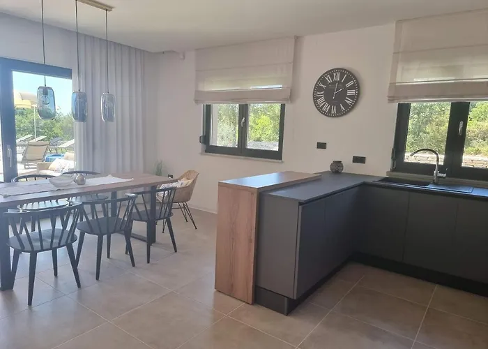 Luxury Serena 2022 - With Heated Pool Vila Cukrici