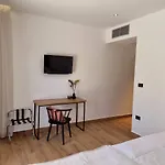 Luxury Serena 2022 - With Heated Pool