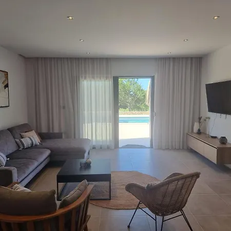 Luxury Serena 2022 - With Heated Pool Cukrici