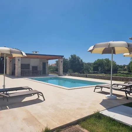 Luxury Serena Villa