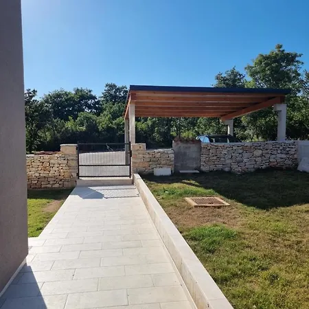 Luxury Serena 2022 - With Heated Pool Villa Cukrici