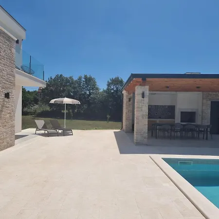 Villa Luxury Serena 2022 - With Heated Pool