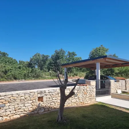 Luxury Serena 2022 - With Heated Pool Villa Cukrici