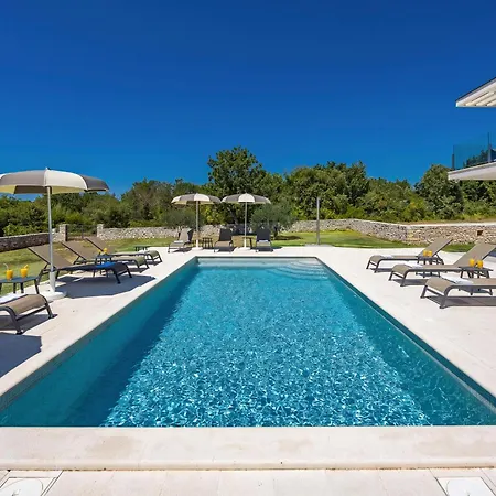 Villa Luxury Serena 2022 - With Heated Pool Cukrici
