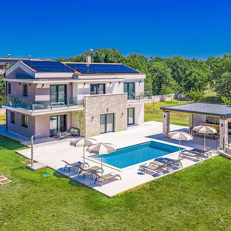 Luxury Serena 2022 - With Heated Pool Cukrici