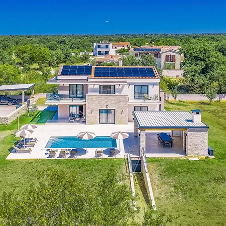 Villa Luxury Serena 2022 - With Heated Pool