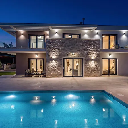 Luxury Serena 2022 - With Heated Pool * Cukrici