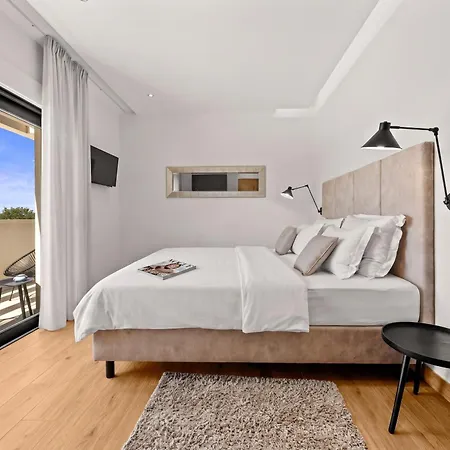 Villa Luxury Serena 2022 - With Heated Pool *