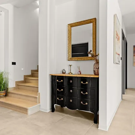 Villa Luxury Serena 2022 - With Heated Pool