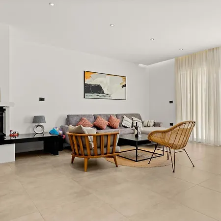 Luxury Serena 2022 - With Heated Pool Villa *