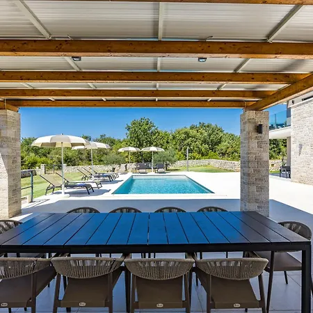 Luxury Serena 2022 - With Heated Pool * Cukrici